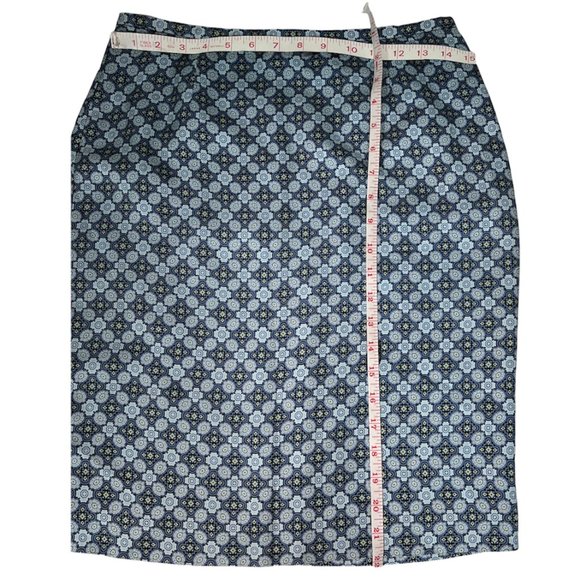 ANN TAYLOR Medalion Silk Pencil Blue Skirt -Sz 8P - Picture 3 of 6